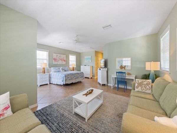 Three Bedroom Pool Home in Holmes Beach Short Walk to Beach