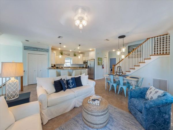 Three Bedroom Pool Home in Holmes Beach Short Walk to Beach