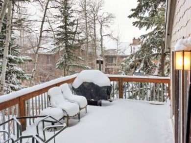 Park City Vacation Condo Sleeps Nine Walk to Lifts