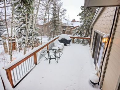 Park City Vacation Condo Sleeps Nine Walk to Lifts