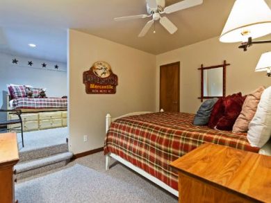 Park City Vacation Condo Sleeps Nine Walk to Lifts