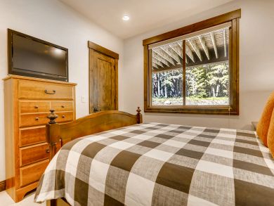 Luxury Breckenridge Vacation Duplex Sleeps Ten Guests