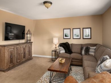 Mountain View Four Bedroom Plus Den Ski Home in Breckenridge