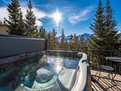 Mountain View Four Bedroom Plus Den Ski Home in Breckenridge