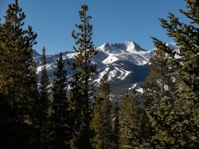 Mountain View Four Bedroom Plus Den Ski Home in Breckenridge