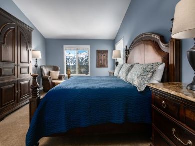 Mountain View Four Bedroom Plus Den Ski Home in Breckenridge