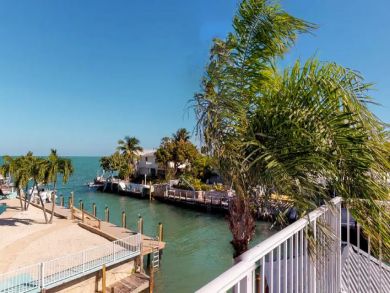 Marathon Vacation Home Sleeps Ten Guests