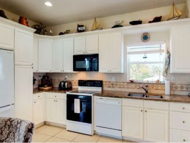 Marathon Vacation Home Sleeps Ten Guests