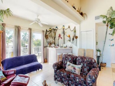 Marathon Vacation Home Sleeps Ten Guests