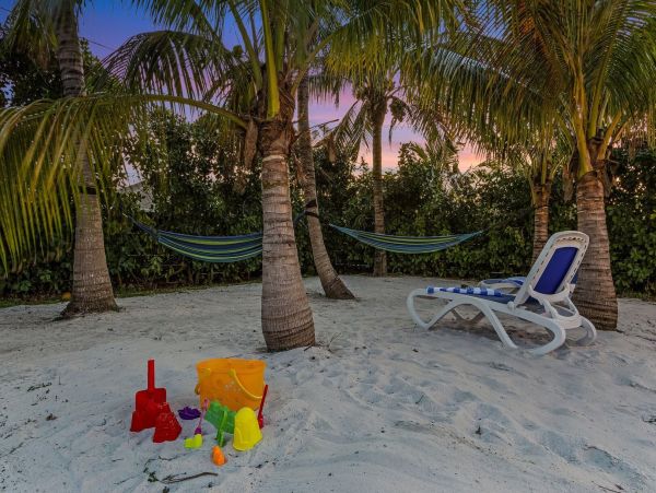 Luxury Cape Coral Retreat - 4 Bedroom Home with Private Pool