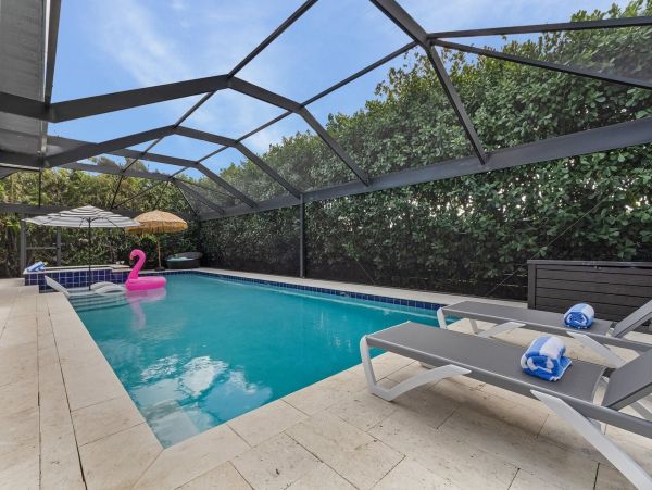 Luxury Cape Coral Retreat - 4 Bedroom Home with Private Pool