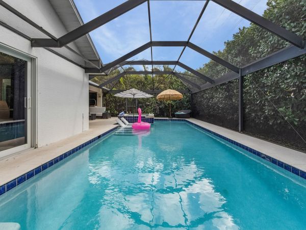 Luxury Cape Coral Retreat - 4 Bedroom Home with Private Pool