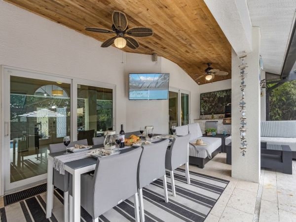 Luxury Cape Coral Retreat - 4 Bedroom Home with Private Pool