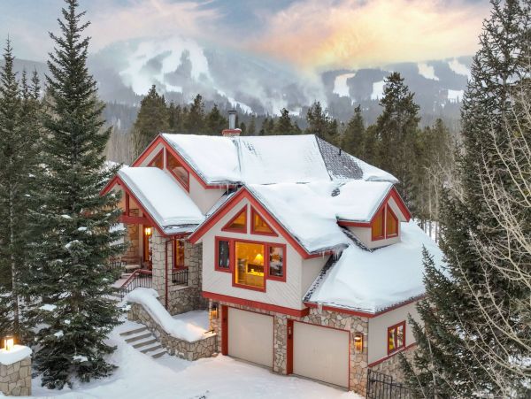 Five Bedroom Vacation Rental in Breckenridge