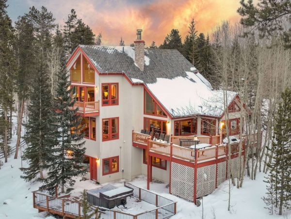 Five Bedroom Vacation Rental in Breckenridge