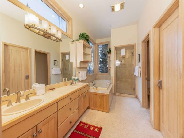 Five Bedroom Vacation Rental in Breckenridge