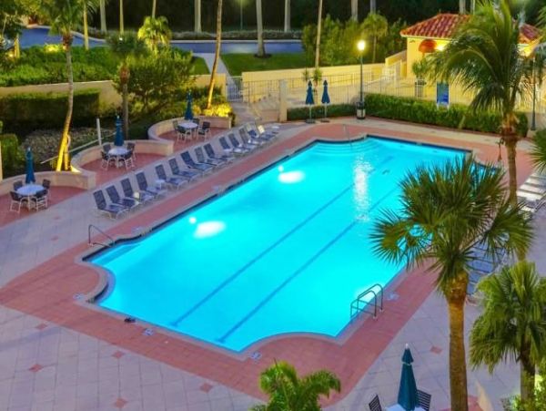 Longboat Key Vacation Condo Bay Views Sleeps Six Guests
