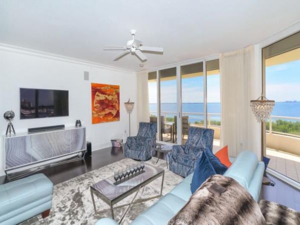 Longboat Key Vacation Condo Bay Views Sleeps Six Guests