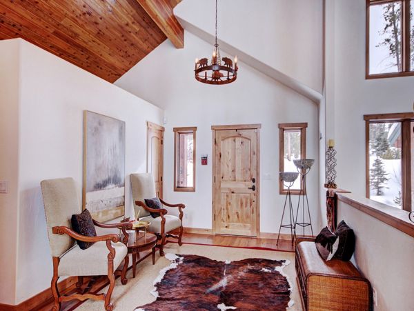 Cozy Cabin for 12 - Five Bedrooms Pets Allowed