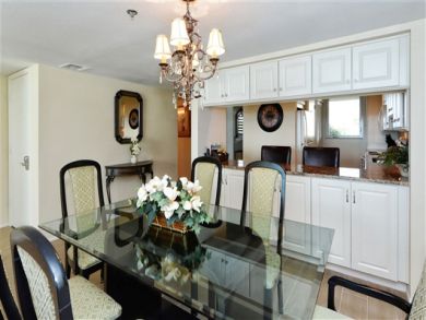 Charming Vacation Rental on Longboat Key. Call Today.