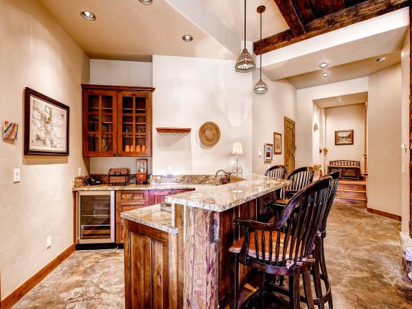 Ski in Ski Out Modern Mountain Home on Snowflake Ski run