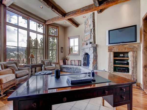 Ski in Ski Out Modern Mountain Home on Snowflake Ski run