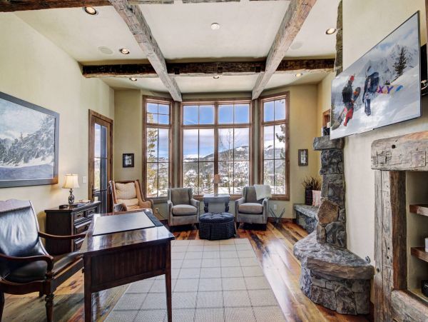 Ski in Ski Out Modern Mountain Home on Snowflake Ski run