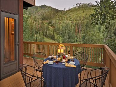 Cozy Four Bedroom with Slope-side Location