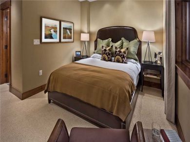 Private Residence with Luxurious Amenities!