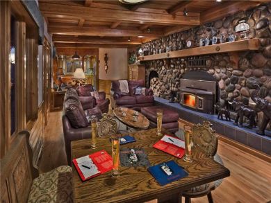 CHARMING CHALET IN STEAMBOAT WITH 6 BEDROOMS AND 4 BATHS