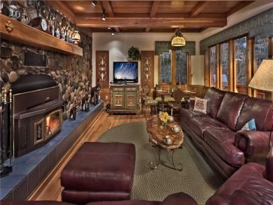 CHARMING CHALET IN STEAMBOAT WITH 6 BEDROOMS AND 4 BATHS