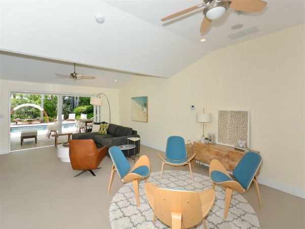 Lido Key Luxury Vacation Pool Home Four Bedrooms plus Den