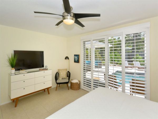 Lido Key Luxury Vacation Pool Home Four Bedrooms plus Den