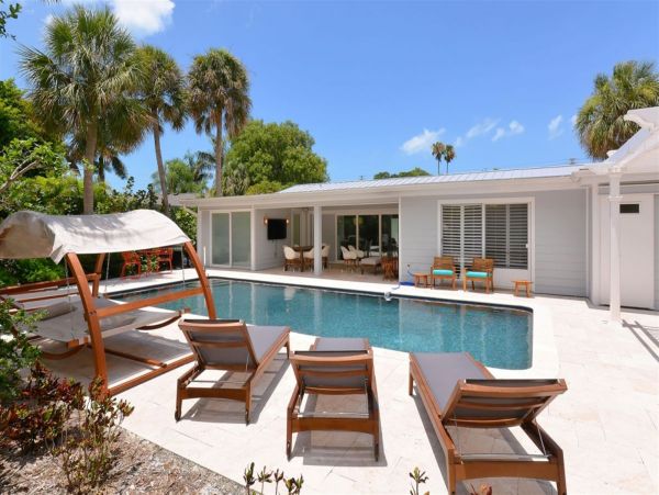 Lido Key Luxury Vacation Pool Home Four Bedrooms plus Den