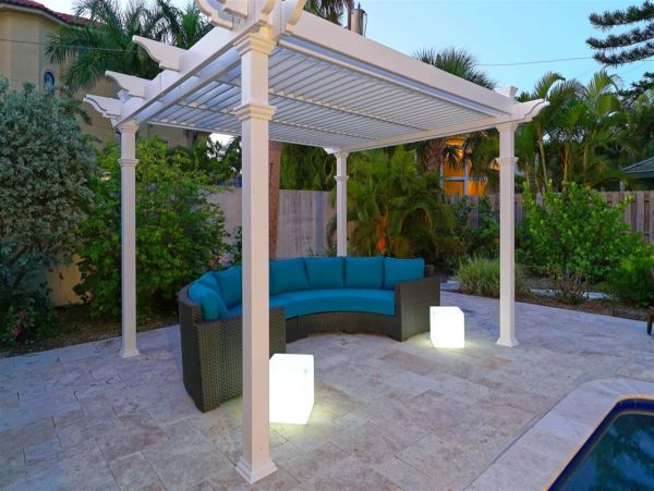 Lido Key Luxury Vacation Pool Home Four Bedrooms plus Den