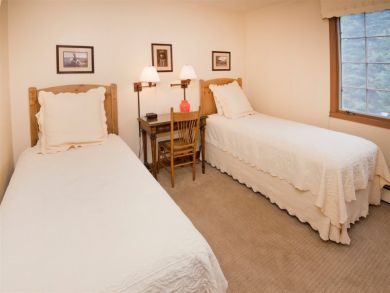 Vail Village  Vacation Condo Sleeps Four Guests