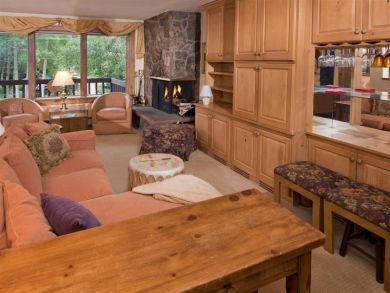 Vail Village  Vacation Condo Sleeps Four Guests