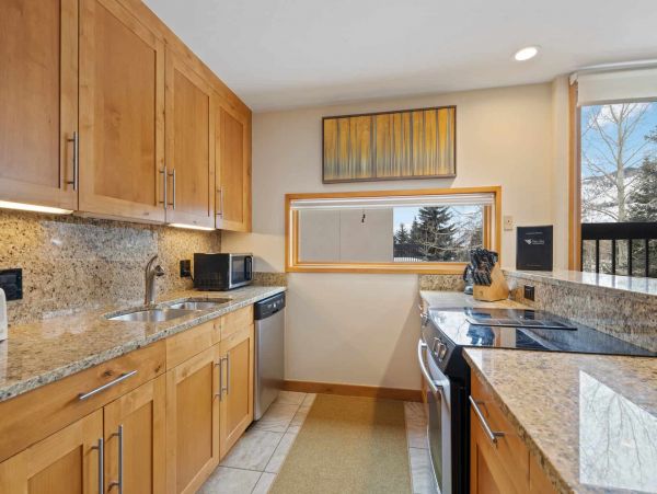 Luxury Vail Condo with Fireplace, Hot Tubs, and Ski Storage