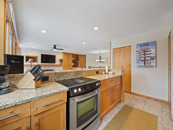 Luxury Vail Condo with Fireplace, Hot Tubs, and Ski Storage