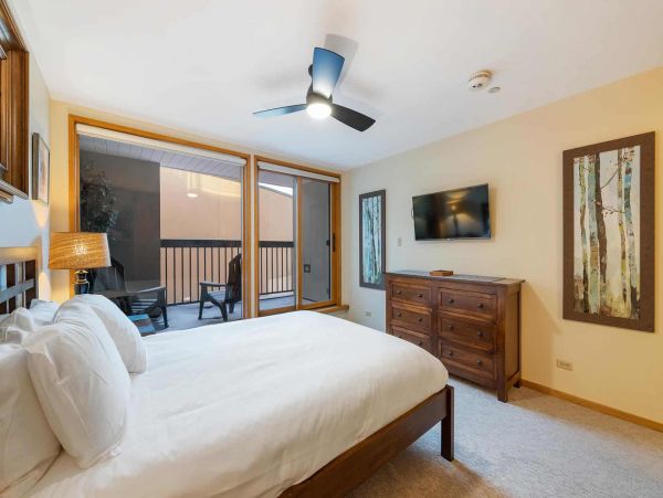 Luxury Vail Condo with Fireplace, Hot Tubs, and Ski Storage