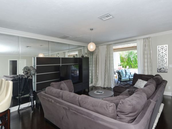 Lido Key 5 Bedroom Vacation Home + 1 Bedroom Apartment
