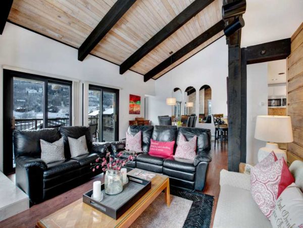Three Bedroom Condo in Snowmass with Private Deck