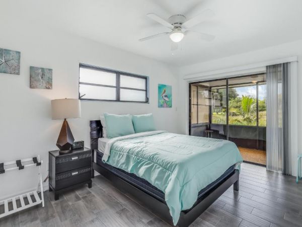 Cape Coral Family Vacation Home With Screened In Pool