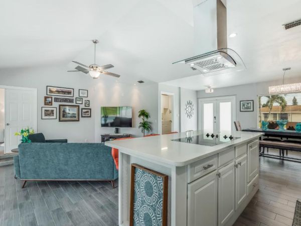 Cape Coral Family Vacation Home With Screened In Pool