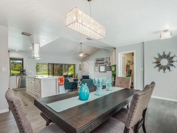 Cape Coral Family Vacation Home With Screened In Pool
