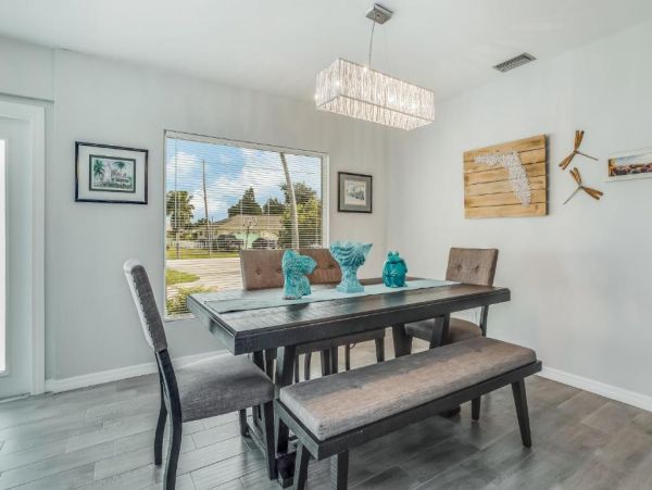 Cape Coral Family Vacation Home With Screened In Pool