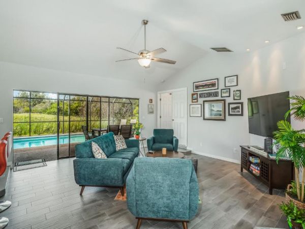 Cape Coral Family Vacation Home With Screened In Pool
