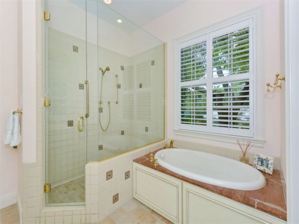 Sarasota Luxury Vacation Rental Home Three Bedrooms