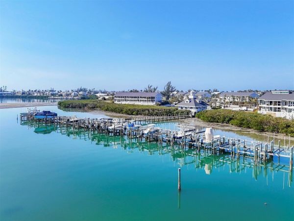 Boca Grande Two Bedroom Vacation Condo Rental on Beach