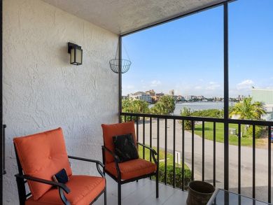 Naples Walk to Beach One Bedroom Vacation Condo